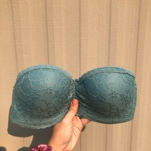 Strapless turquoise bra